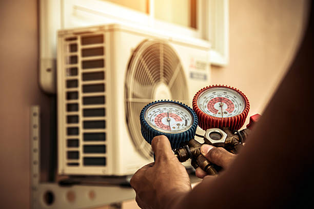 Professional Ac Installation technician working in Sandwich, IL